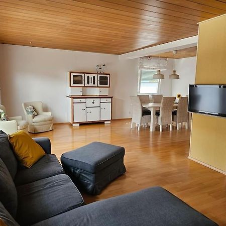 שונאו Grosse Ferienwohnung Am Waldrand מראה חיצוני תמונה