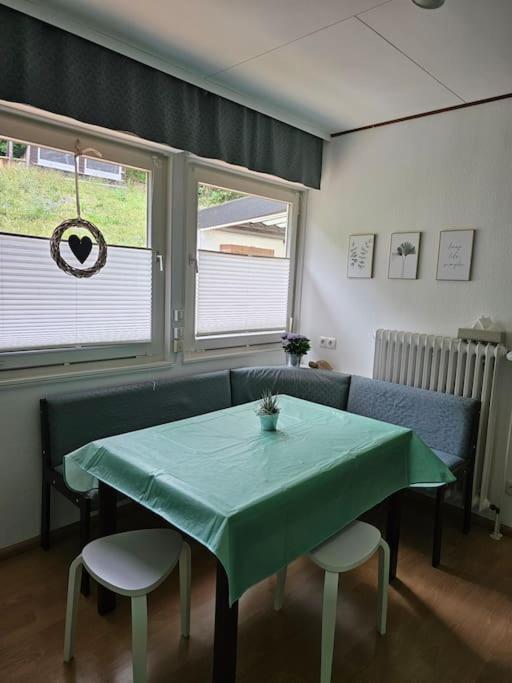 שונאו Grosse Ferienwohnung Am Waldrand מראה חיצוני תמונה