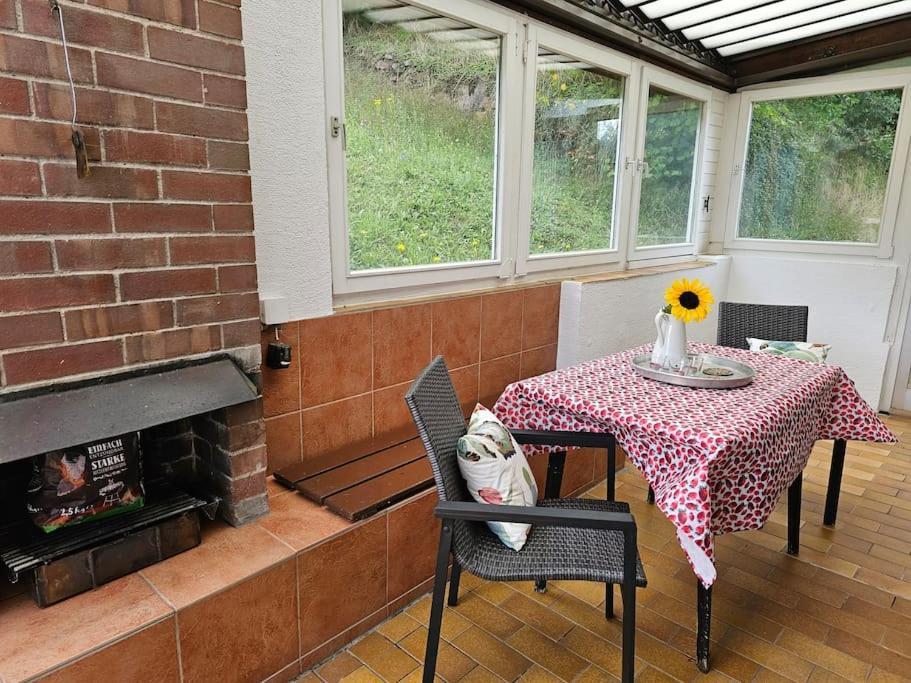שונאו Grosse Ferienwohnung Am Waldrand מראה חיצוני תמונה