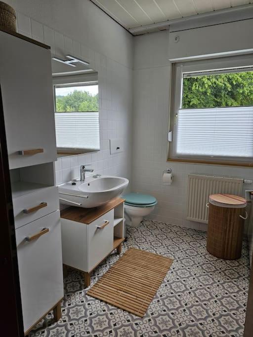 שונאו Grosse Ferienwohnung Am Waldrand מראה חיצוני תמונה