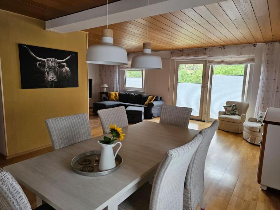 שונאו Grosse Ferienwohnung Am Waldrand מראה חיצוני תמונה