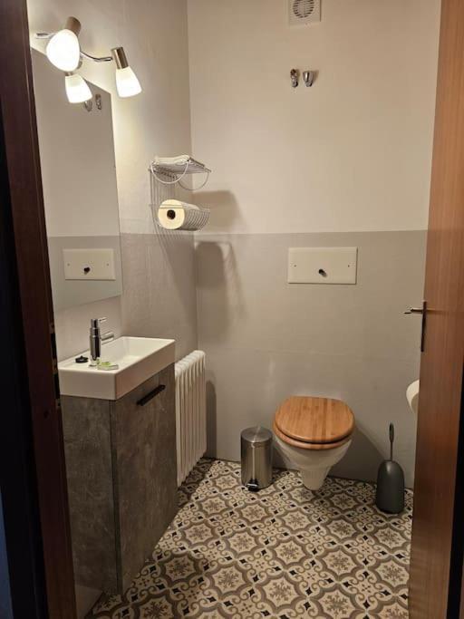 שונאו Grosse Ferienwohnung Am Waldrand מראה חיצוני תמונה